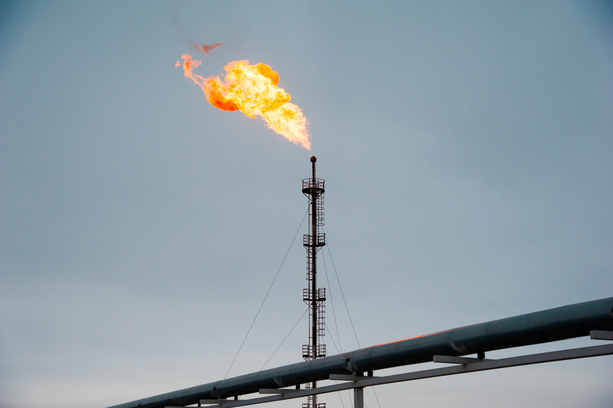 flaring-gas-burner-with-intense-orange-flame-2026-09-24-22-19-24-utc