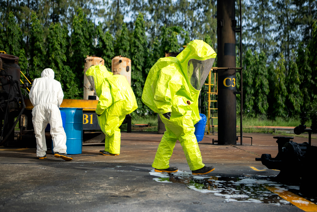 workers-in-hazmat-suits-managing-industrial-chemic-2026-09-25-07-07-18-utc